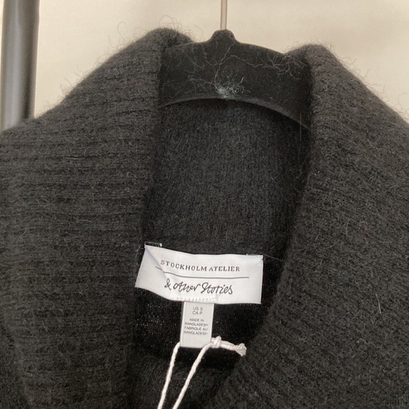 Relaxed Wool Knit Turtleneck Dress - Picture 4 of 6